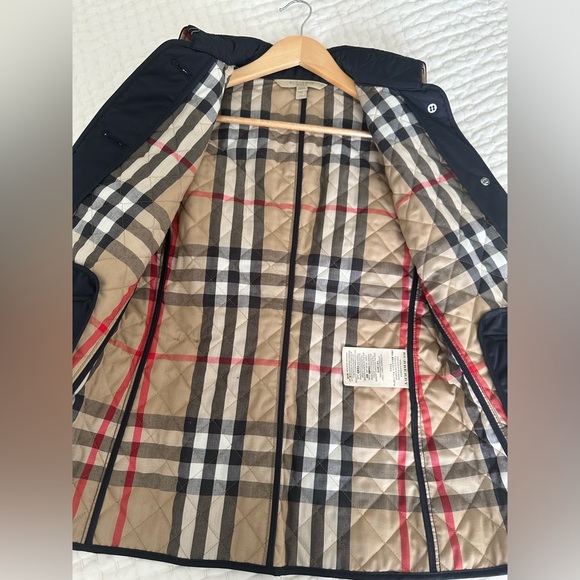 Burberry Brit Copford Quilted Jacket in Navy Blue. Women’s Size XS - Picture 4 of 15